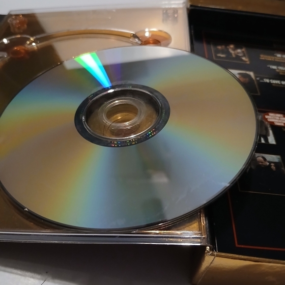 Sopranos Seasons 1,2,3 - Picture 5 of 14